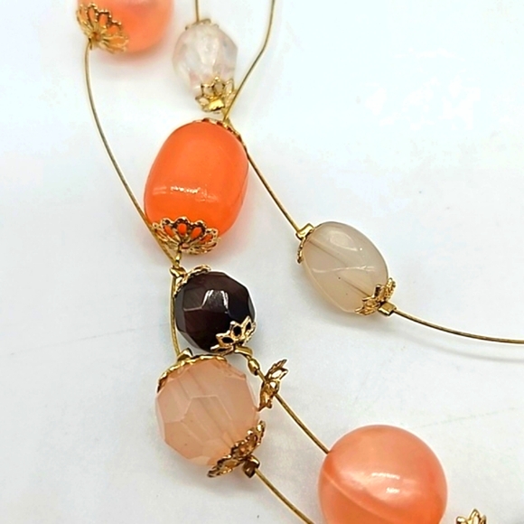 Vintage triple strand wire beaded necklace - Picture 9 of 9